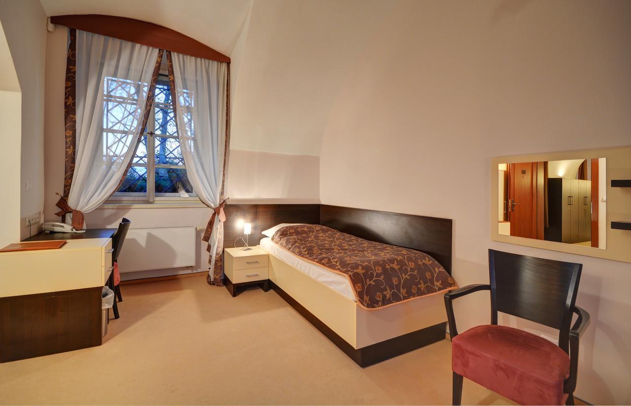 Chateau Liblice Byšice Екстериор снимка