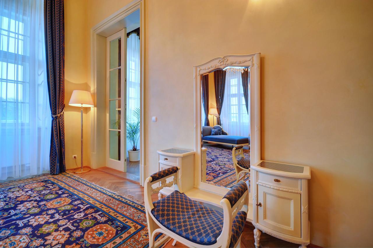 Chateau Liblice Byšice Екстериор снимка
