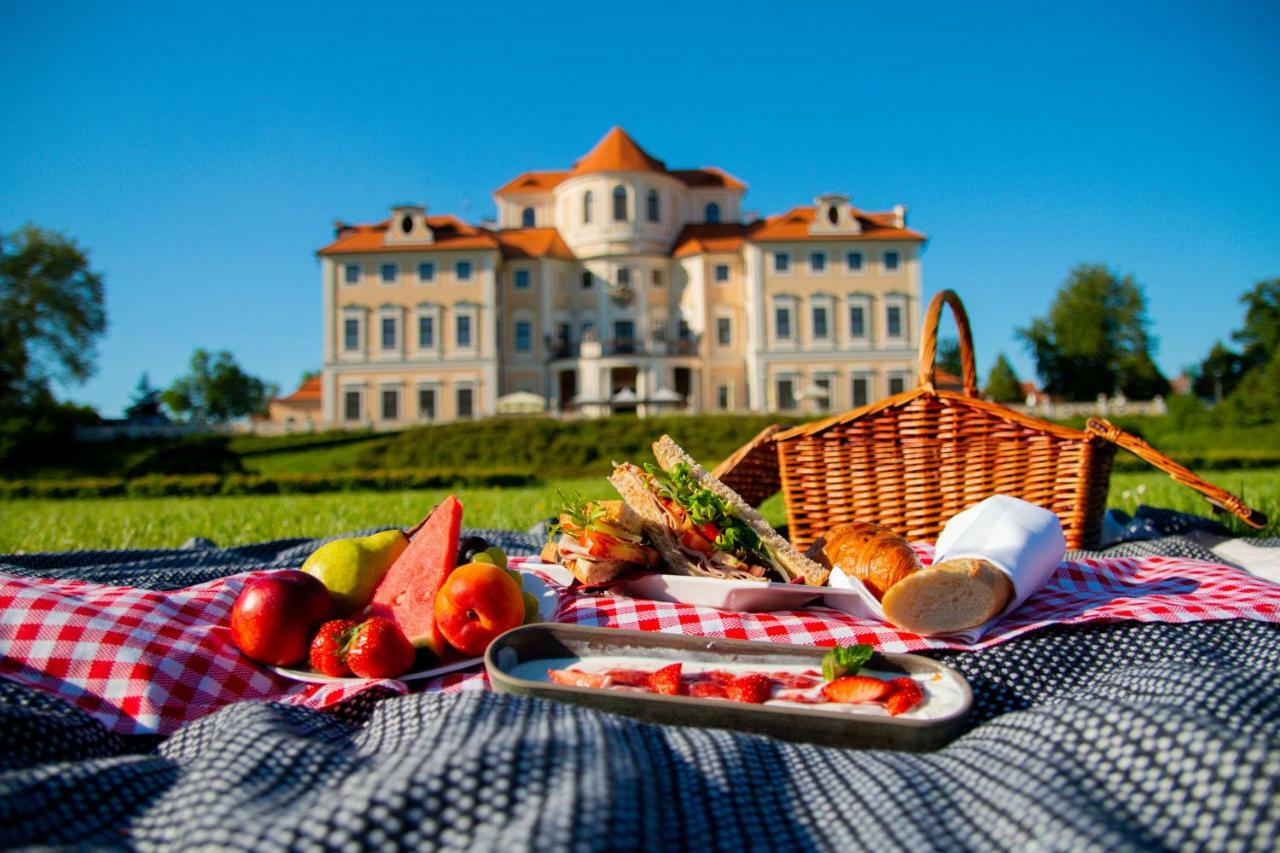 Chateau Liblice Byšice Екстериор снимка