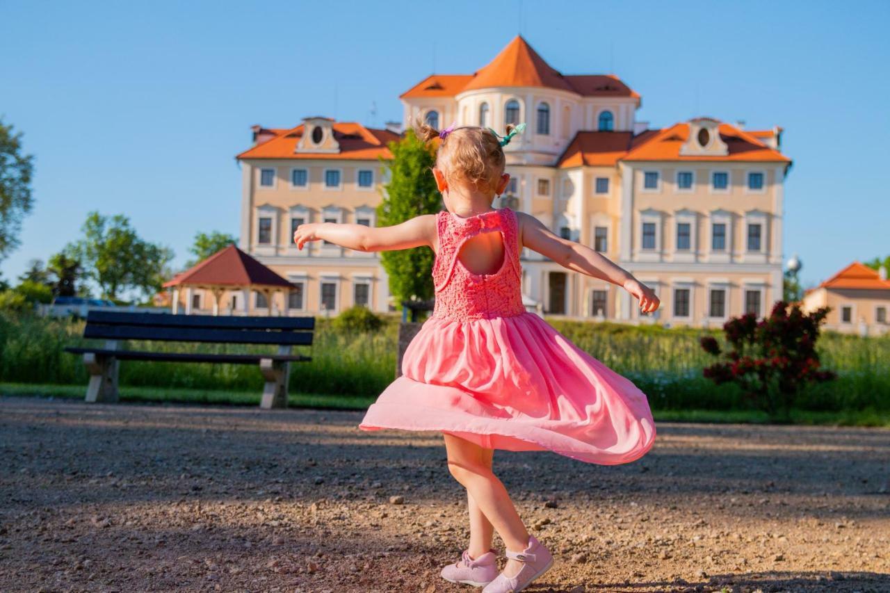 Chateau Liblice Byšice Екстериор снимка
